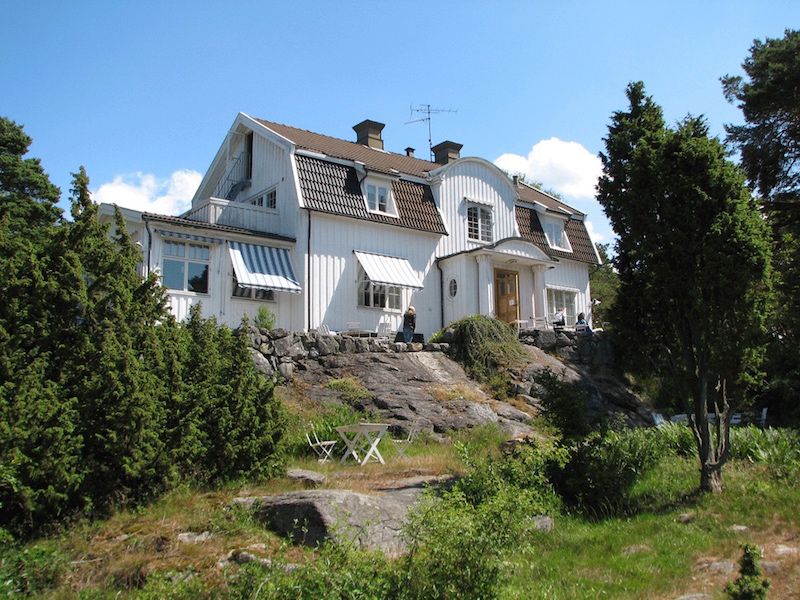 Stenungsögården i grönska